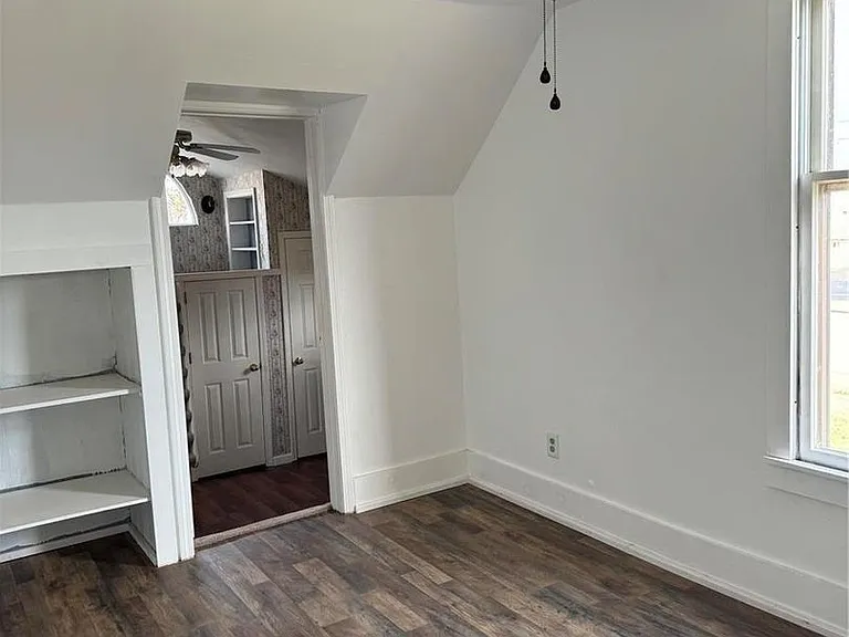 422 N Madison Ave — Photo 10