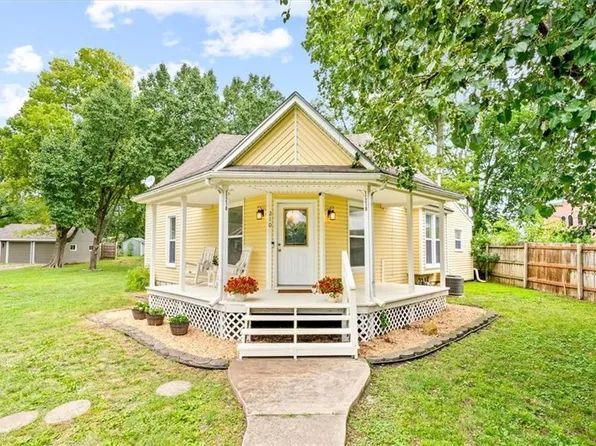210 E Martin St, Edgerton, KS 66021