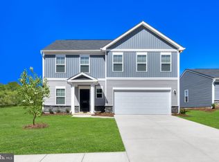 35 Vernon St, Charles Town, WV 25414