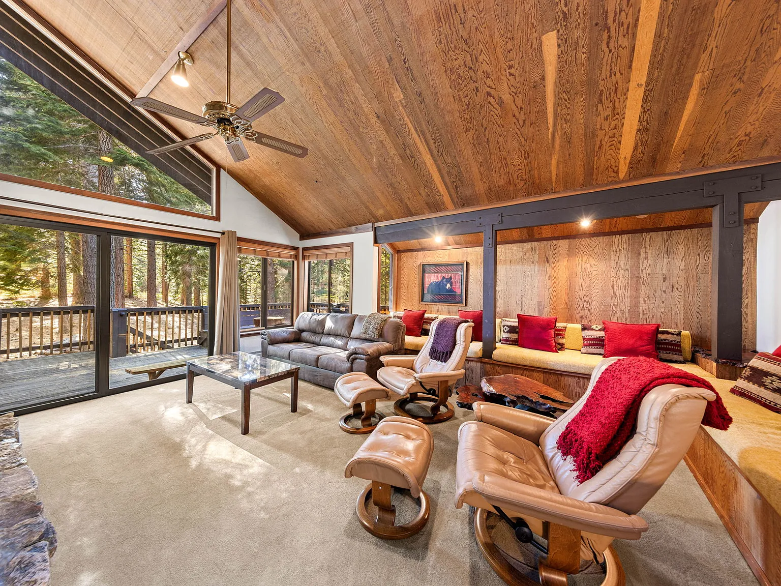 4 bed, 2.5 bath, 2540 sqft, $9,580 — Photo 4