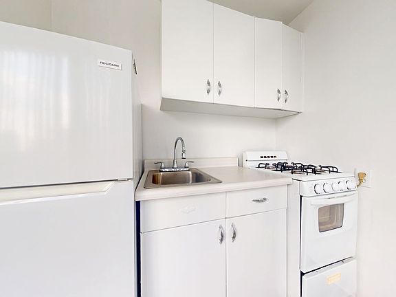 2nd image of 3233 S King Dr #6-1401