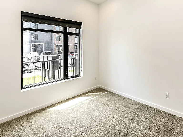 Dalmore Apartments — Photo 6