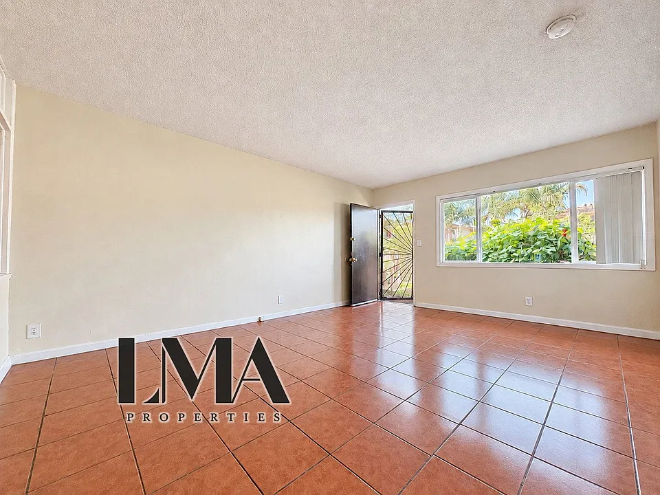 3930 Hillcrest Dr #2A
