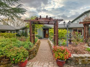 1360 Jaynes Dr, Grants Pass, OR 97527