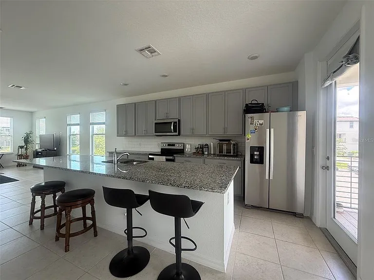 8618 Warburg Aly — Photo 7