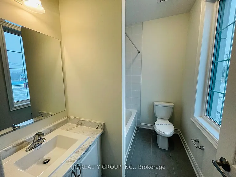 117 Thomas Frisby Jr Cres — Photo 3