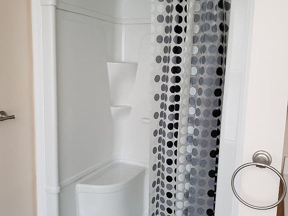 3rd image of 326 Broad St #1