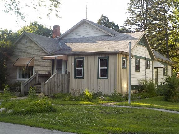 2nd image of 106 W Park St