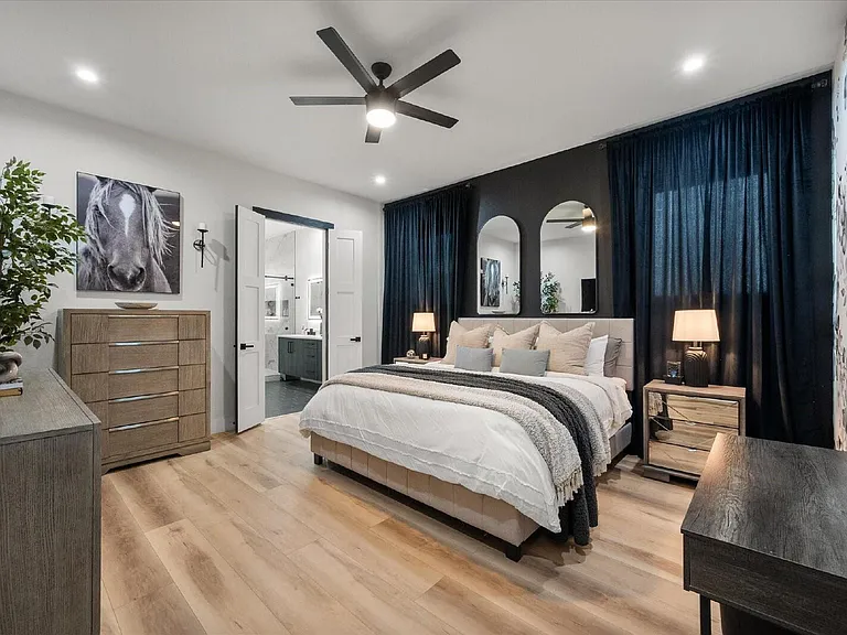 4029 Ivanhoe Ln — Photo 9