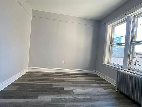 5th image of 319 Summit Ave #17C