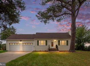 3215 Riverview Dr, Colonial Beach, VA 22443