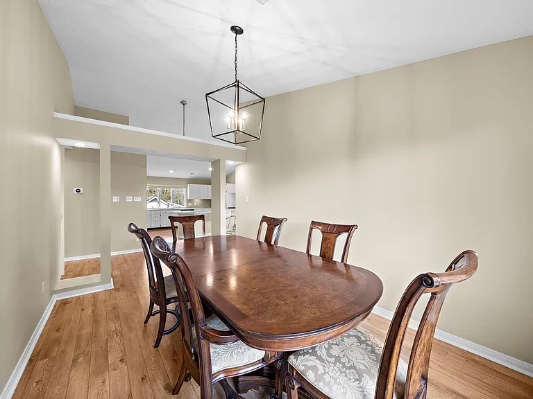 2523 Baycrest Dr — Photo 12