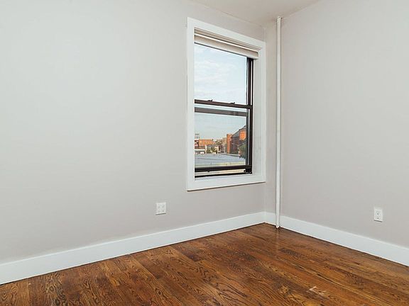 2nd image of 550 Franklin Ave #9