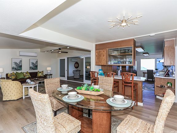 3rd image of 2490 Tantalus Dr