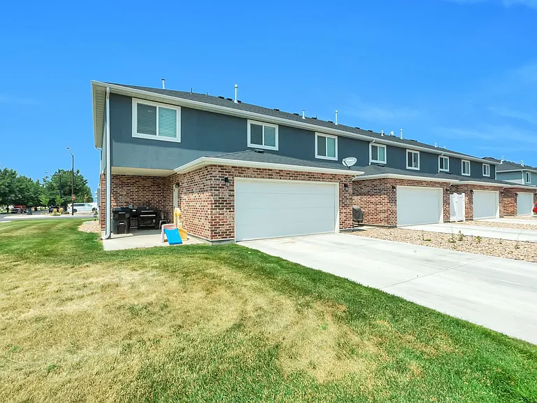 154 N 1325 W — Photo 2