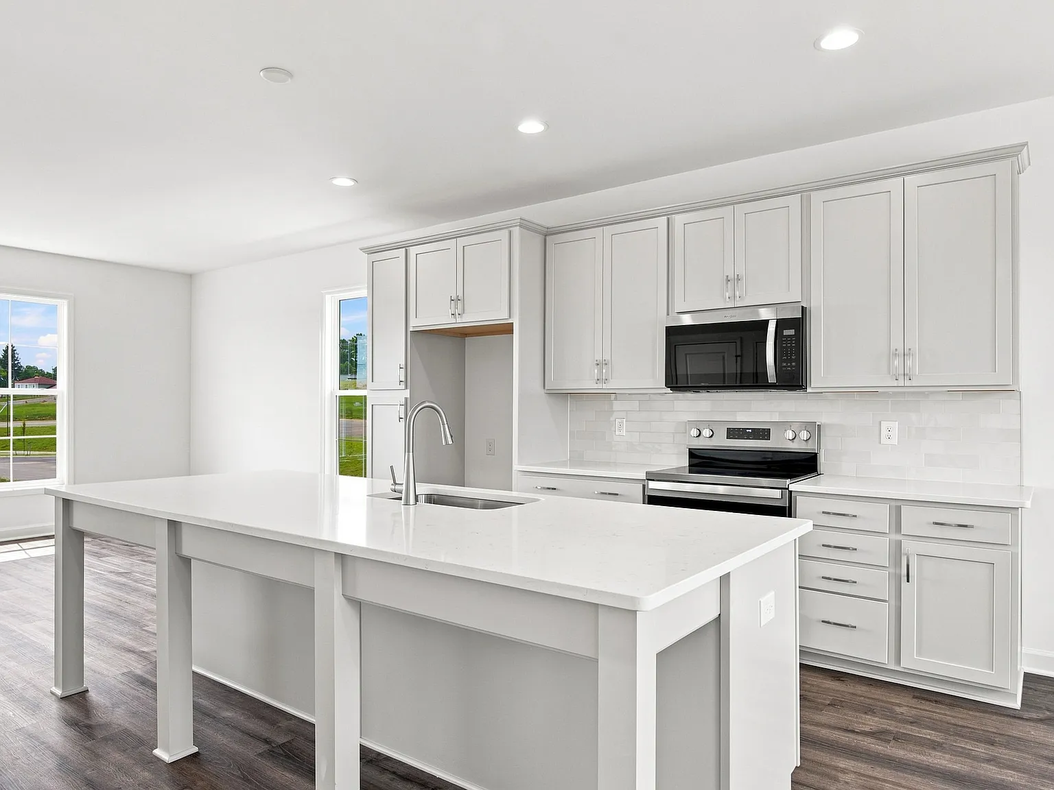 3 bed, 2.5 bath, 2122 sqft, $2,200 — Photo 4