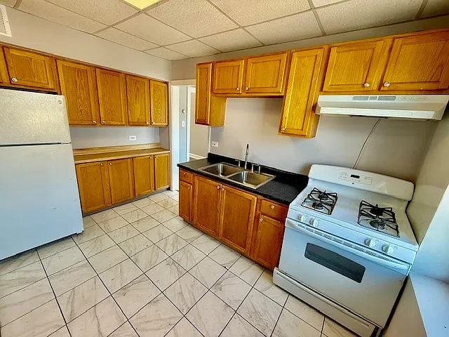Building Photo - 9213 S Laflin St #3A