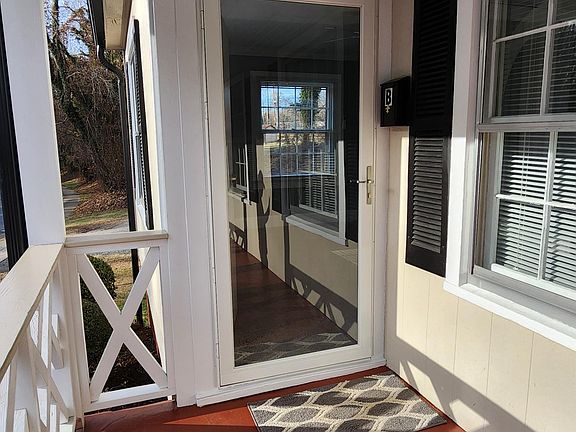 4th image of 406 N College St #B
