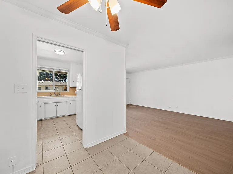 14913 Hartland St #6 — Photo 10
