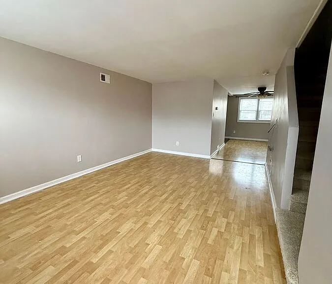 1074 N Academy Ave — Photo 3