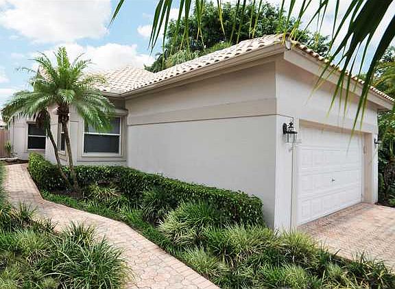 Home For Sale In Broken Sound