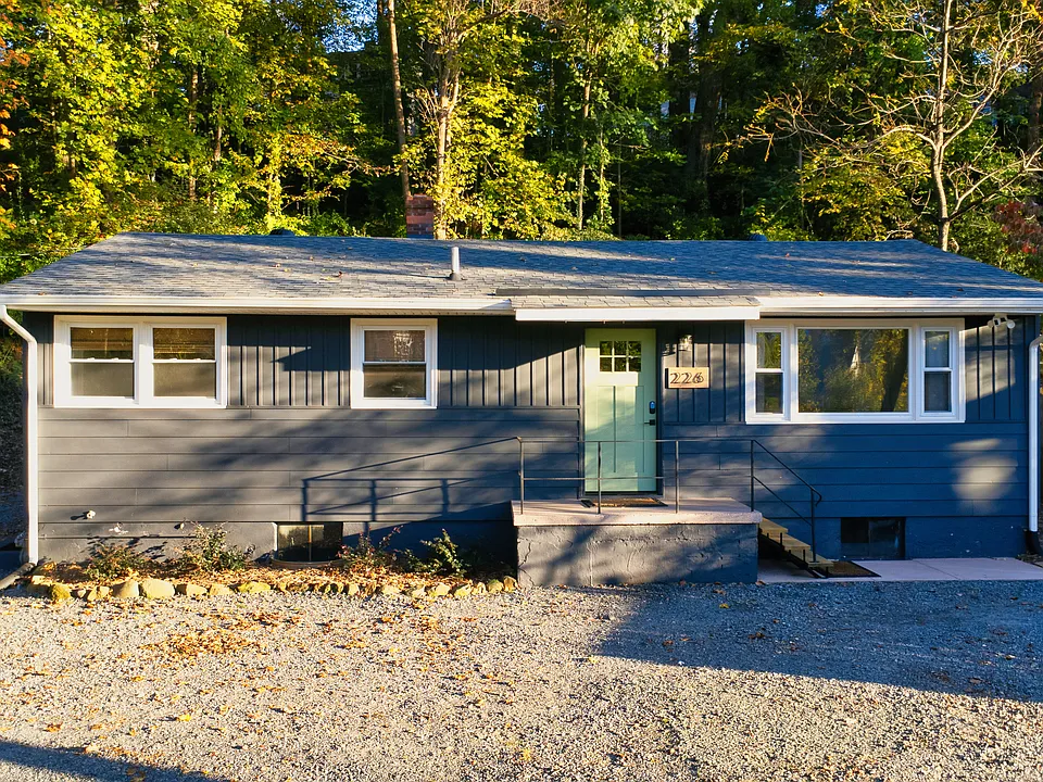 226 Sunset Ave