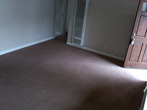 4th image of 2314 De La Vina St APT E