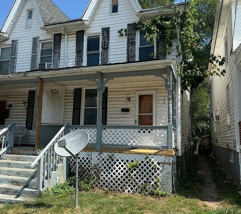 1st image of 728-730 W King St #728