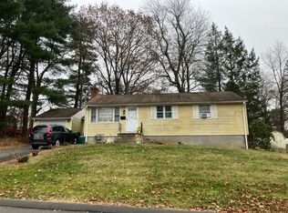 4 May Ln, Bloomfield, CT 06002