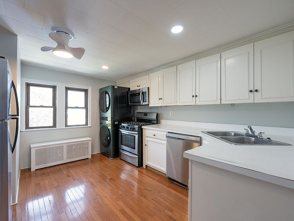 1st image of 85 Palisade Ave #2