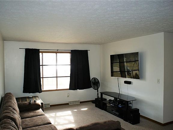 2nd image of 831 Mindy Ln