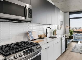 201 N Elizabeth St #908, Chicago, IL 60607