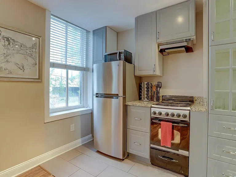 113 C St SE #3 — Photo 15