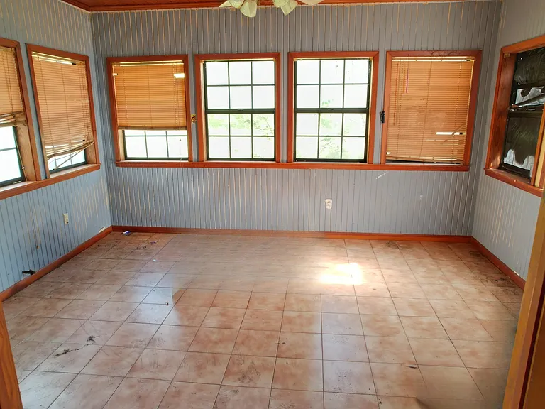 460 Rogers St — Photo 5