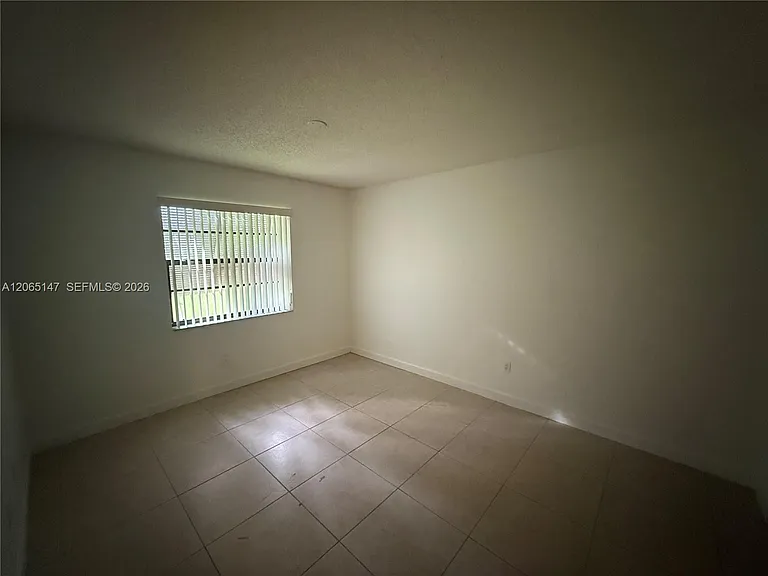 7995 SW 86th St #305 — Photo 2