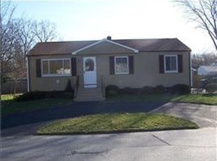 202 Easton Ave, Warwick, RI 02888