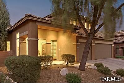 1st image of 4118 N Sunset Cliff Pl