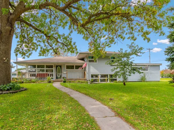 760 15th Street Pl, Nevada, IA 50201