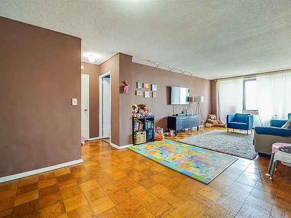 3rd image of 201 Saint Pauls Ave APT 17F