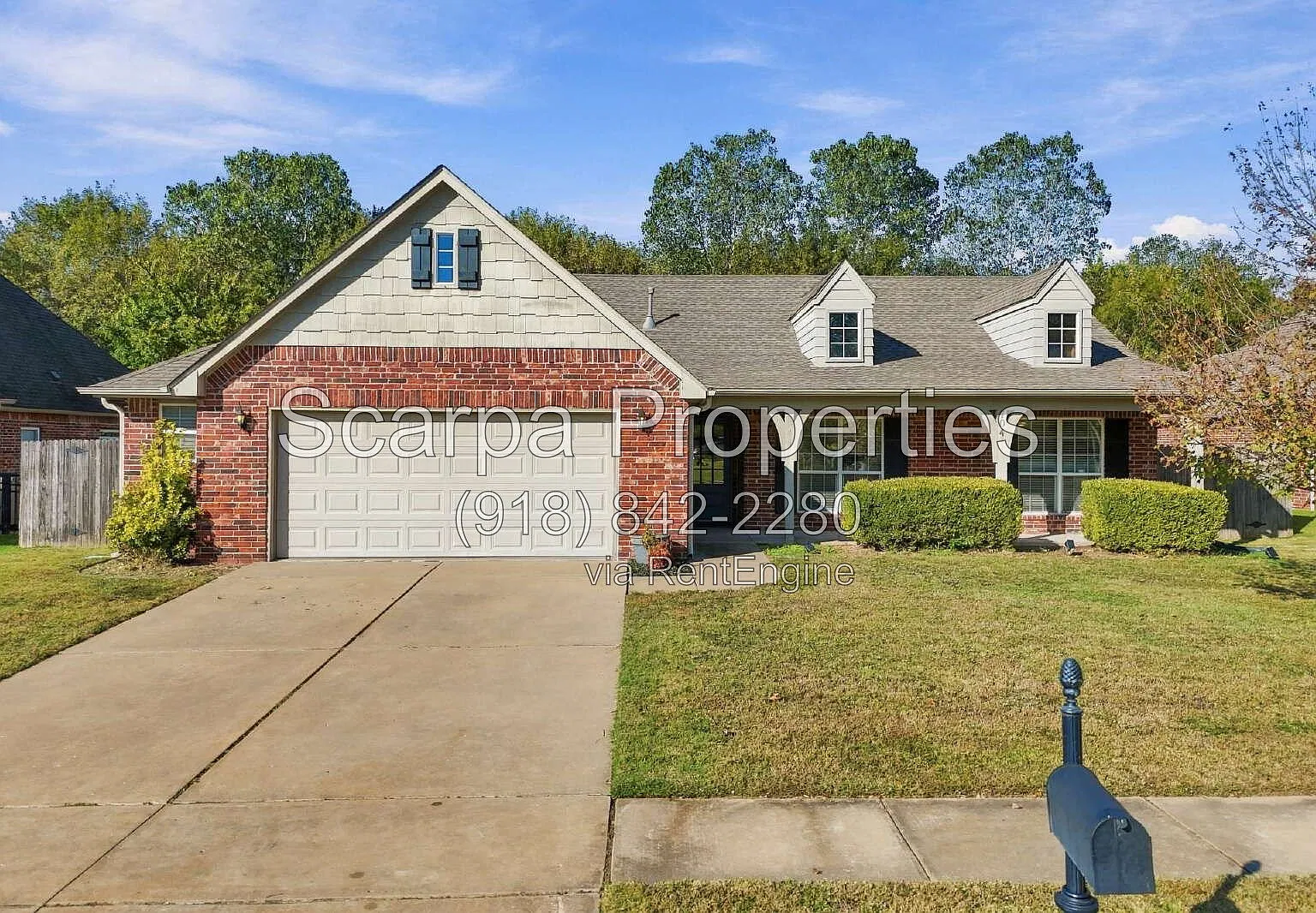 3 bed, 2.0 bath, 1820 sqft, $2,000 — Photo 1
