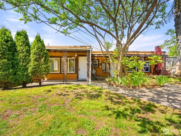 5218 Warner Street #A/B, Tacoma, WA 98409