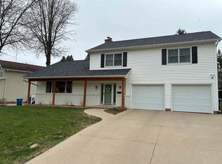 141 Windsor Dr, Waterloo, IA 50701