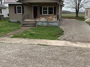 411 N Bush Ave, Hurst, IL 62949