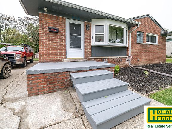 3rd image of 655 Knight St