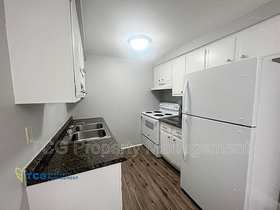 4th image of 1443 Catherine St APT 1