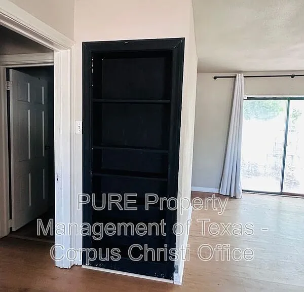 1325 Tyler Ave — Photo 9