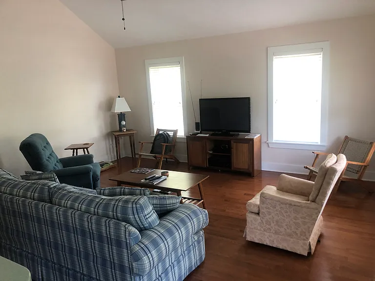 219 Quail Ln — Photo 8