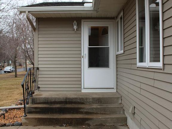 4th image of 1425 11th Ave N