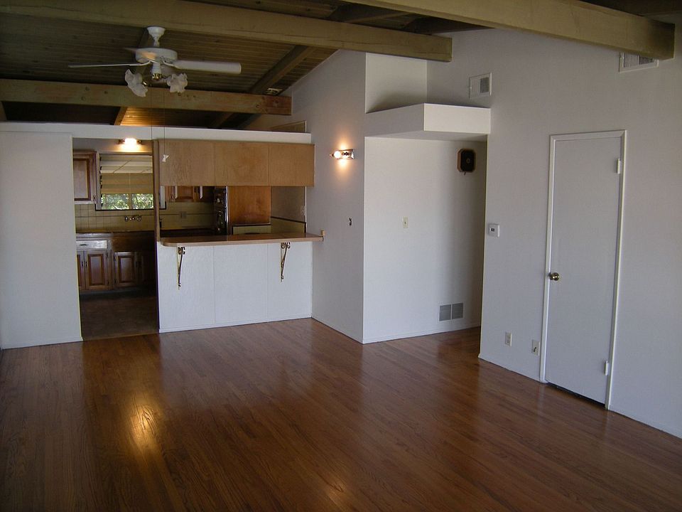 Family Room w/ beautiful hardwood floors