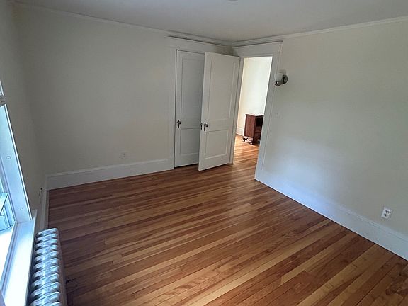 5th image of 12 Longfellow Ave
